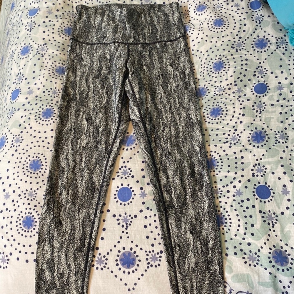 Black and white leggings